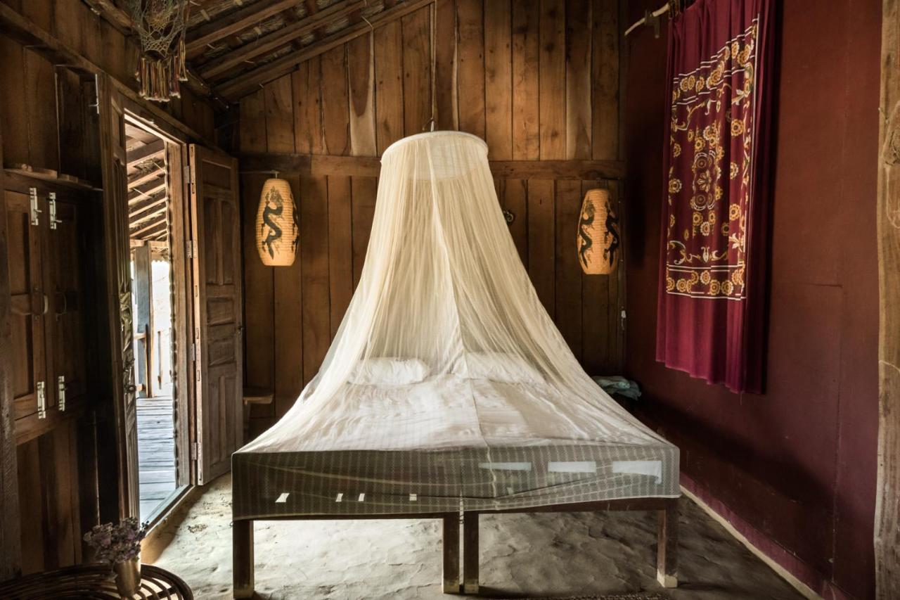 Shanta Ghar A Rustic Guesthouse Читван Екстериор снимка